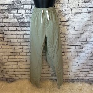 Halle Berry x Sweaty Betty Chalk Green Maia Woven Jogger in Chalk Size L
